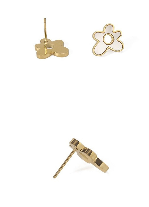 Gold-Plated Natural Shell Minimalistic Floral Design Earring