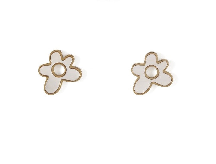 Gold-Plated Natural Shell Minimalistic Floral Design Earring