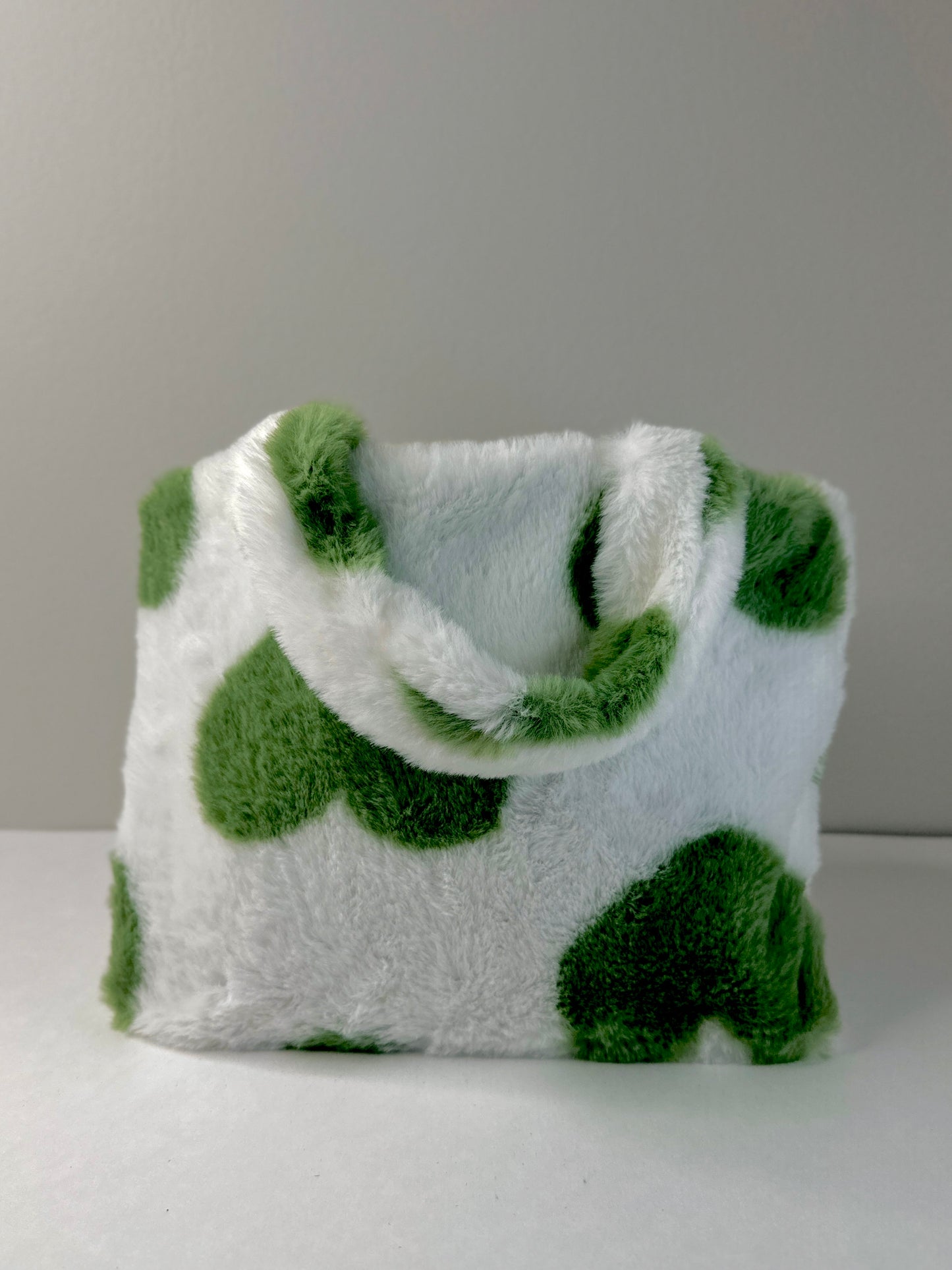 Furry Handbag in Printed Heart