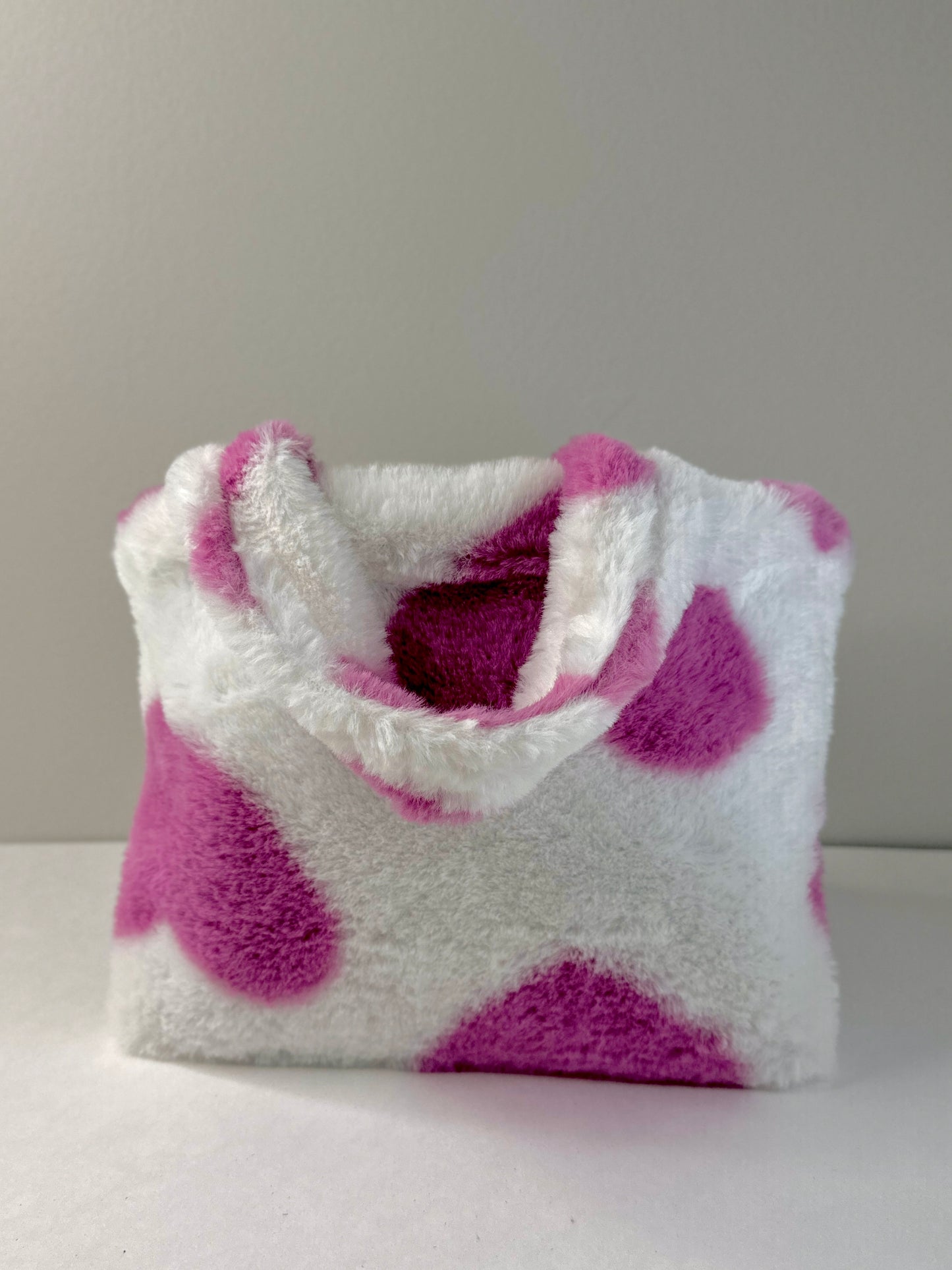 Furry Handbag in Printed Heart