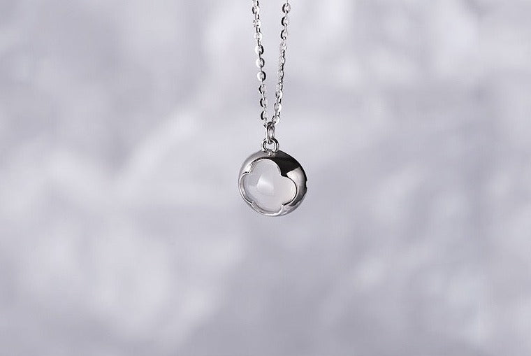 Clover White Chalcedony Necklace