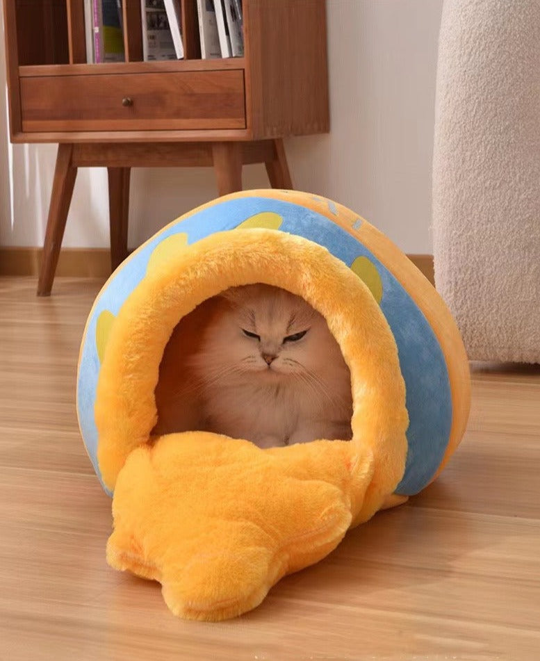 Honey Jar Cat Bed - Cozy and Stylish Cat Bed with Double-Sided Cushion for Easy Cleaning and Maximum Comfort. Available in Regular and Large Sizes.