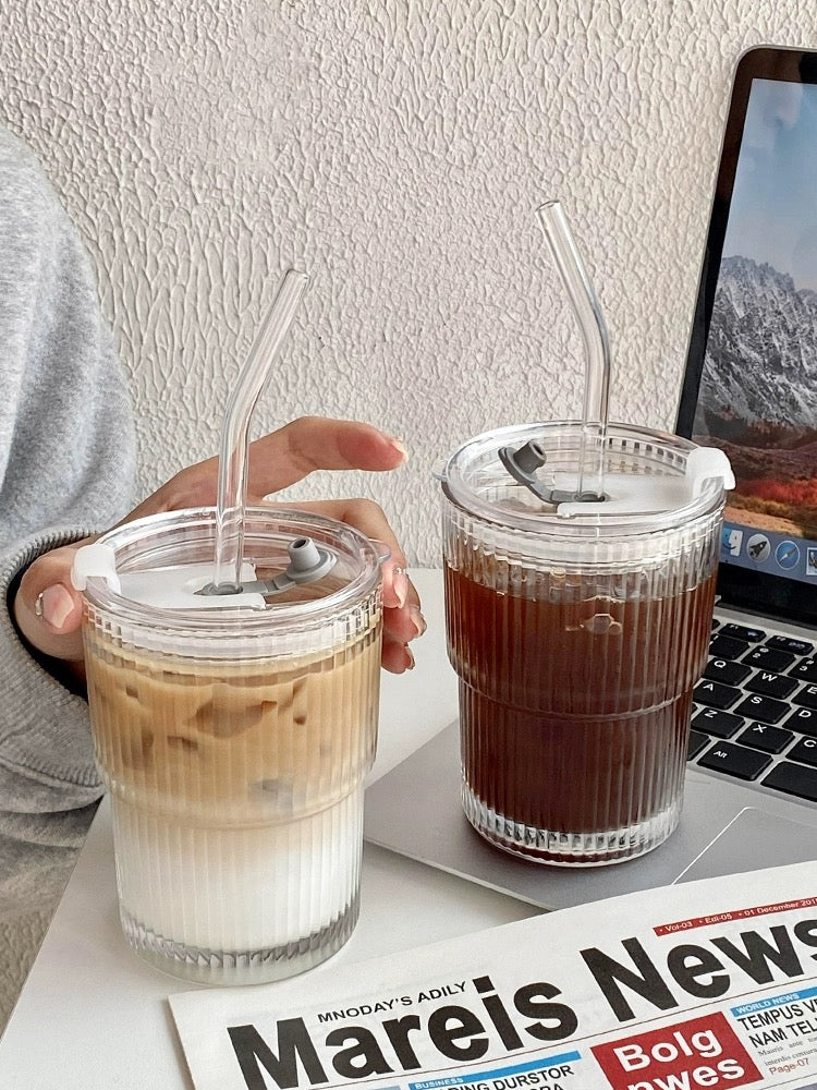 High-quality vertical stripe tumbler with straw and lid, 8.8cm mouth diameter, 12cm height