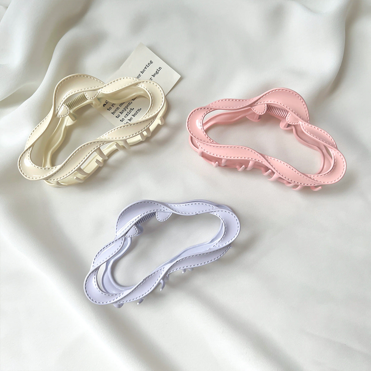 Creamy Color Hollow Cloud Claw Clip