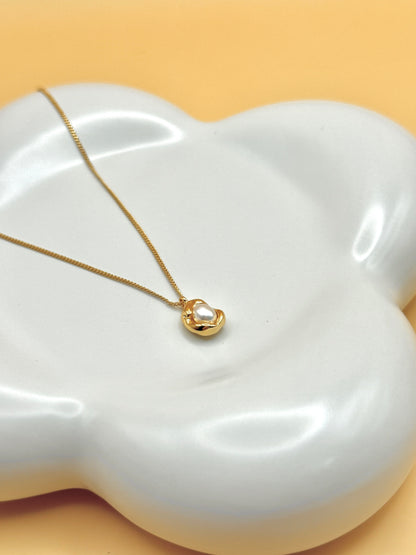 Gold Plated Brass with Natural Pearl Inlaid Pendant Necklace