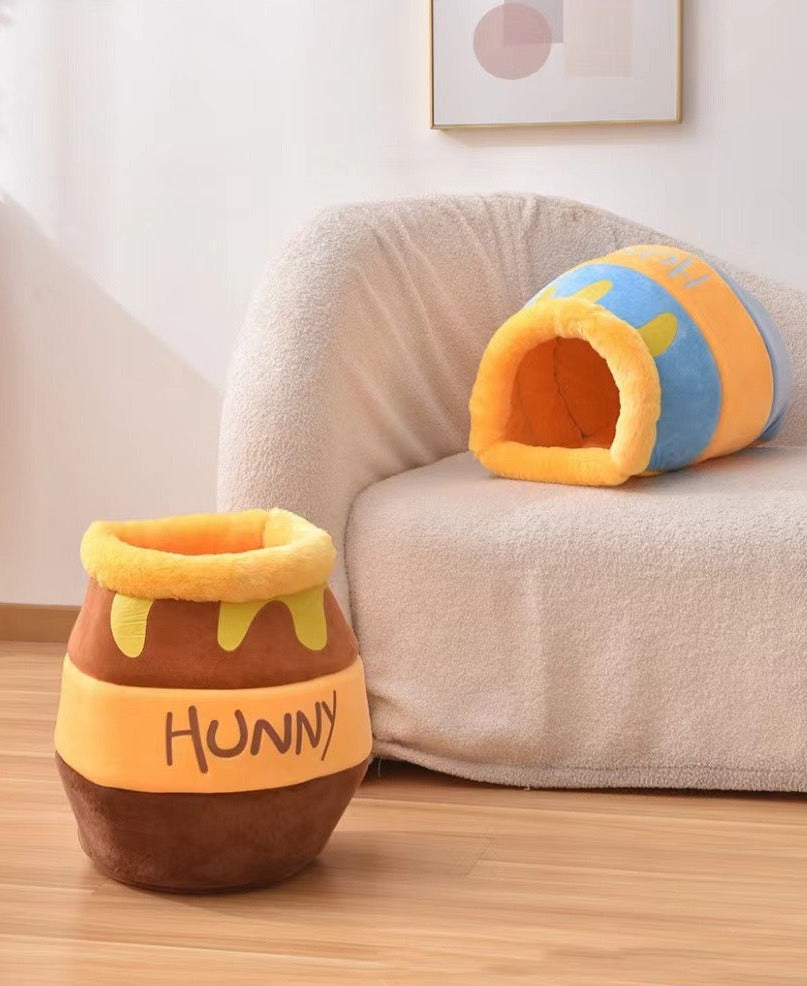 Honey Jar Cat Bed - Cozy and Stylish Cat Bed with Double-Sided Cushion for Easy Cleaning and Maximum Comfort. Available in Regular and Large Sizes.