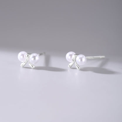 Sterling Silver Mini Bow Tie Ear Stud with Pearls