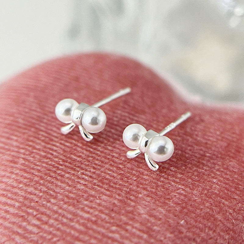 Sterling Silver Mini Bow Tie Ear Stud with Pearls