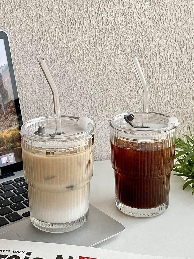 High-quality vertical stripe tumbler with straw and lid, 8.8cm mouth diameter, 12cm height