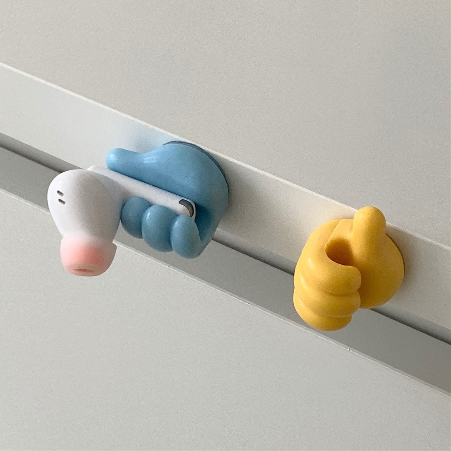 Thumb Shaped Cable Organizer and Fastening Hooks (Set of 5)