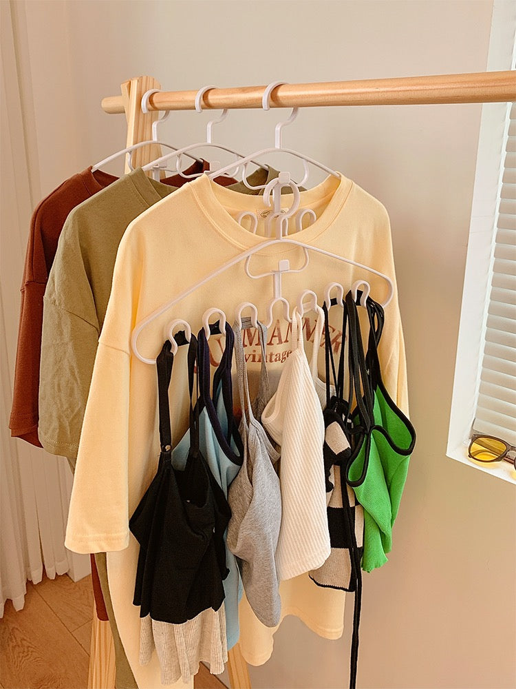 Wave Pattern Clothes Hangers